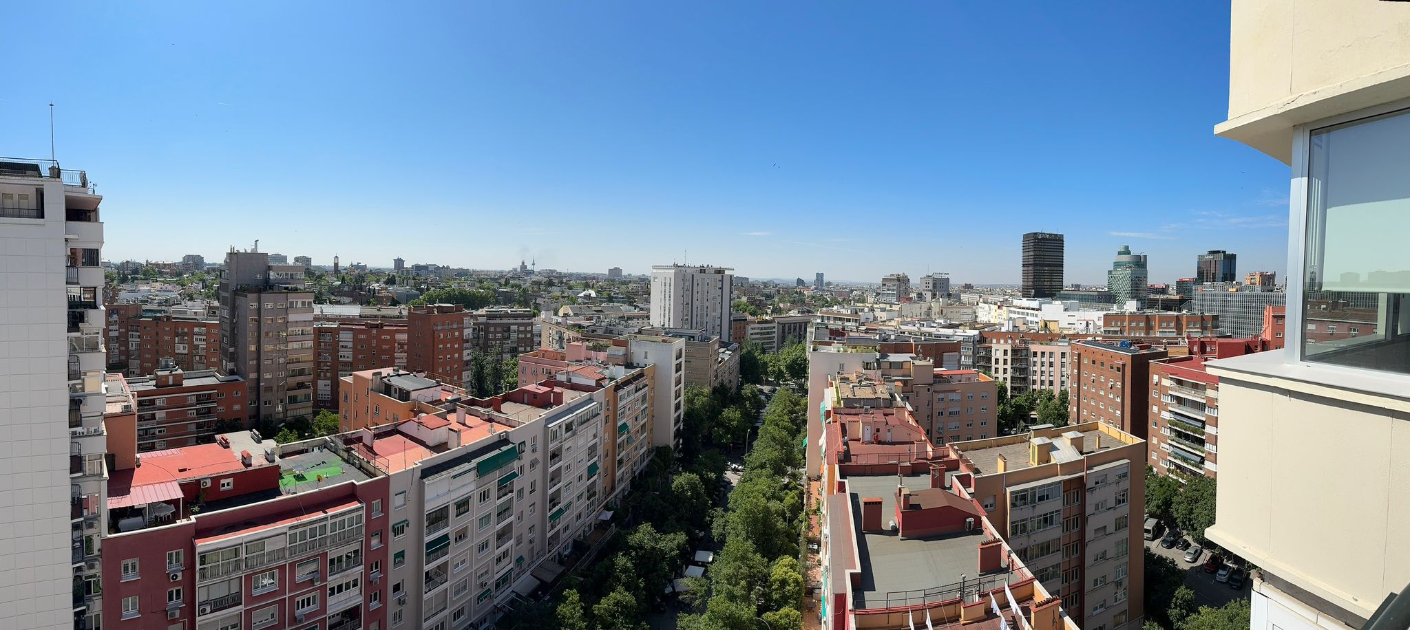Vistas abiertas sobre los tejados de Madrid